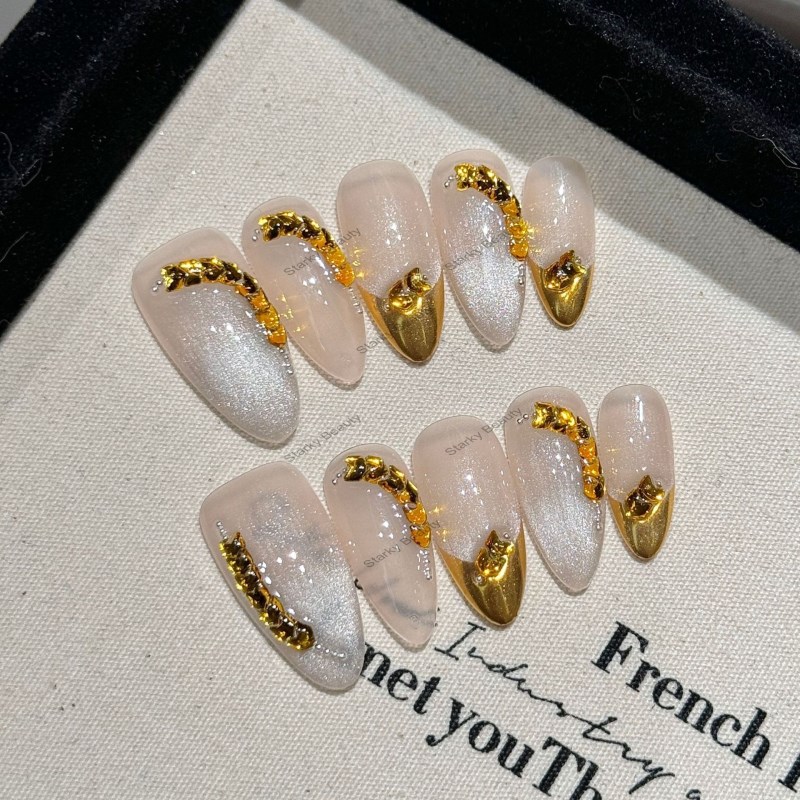 Advanced sense, elegant white cat eye nail art, fake nail products, pure handmade wearable nails
