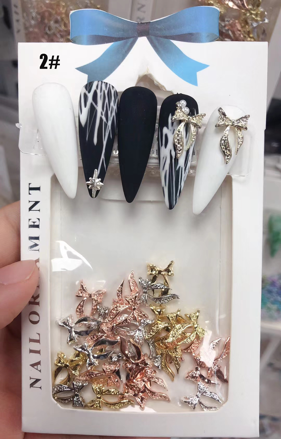 metal butterfly combined with gold jewelry nail decorations