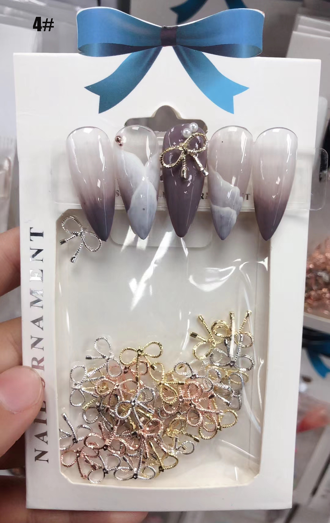 metal butterfly combined with gold jewelry nail decorations