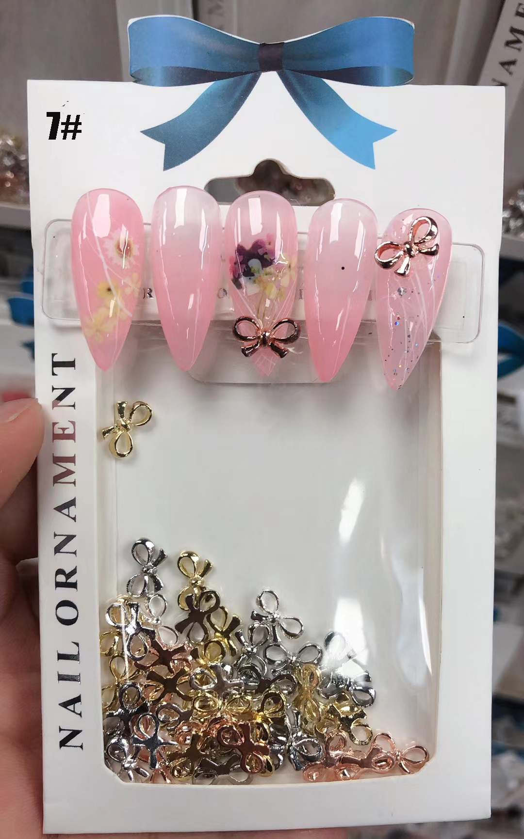 metal butterfly combined with gold jewelry nail decorations